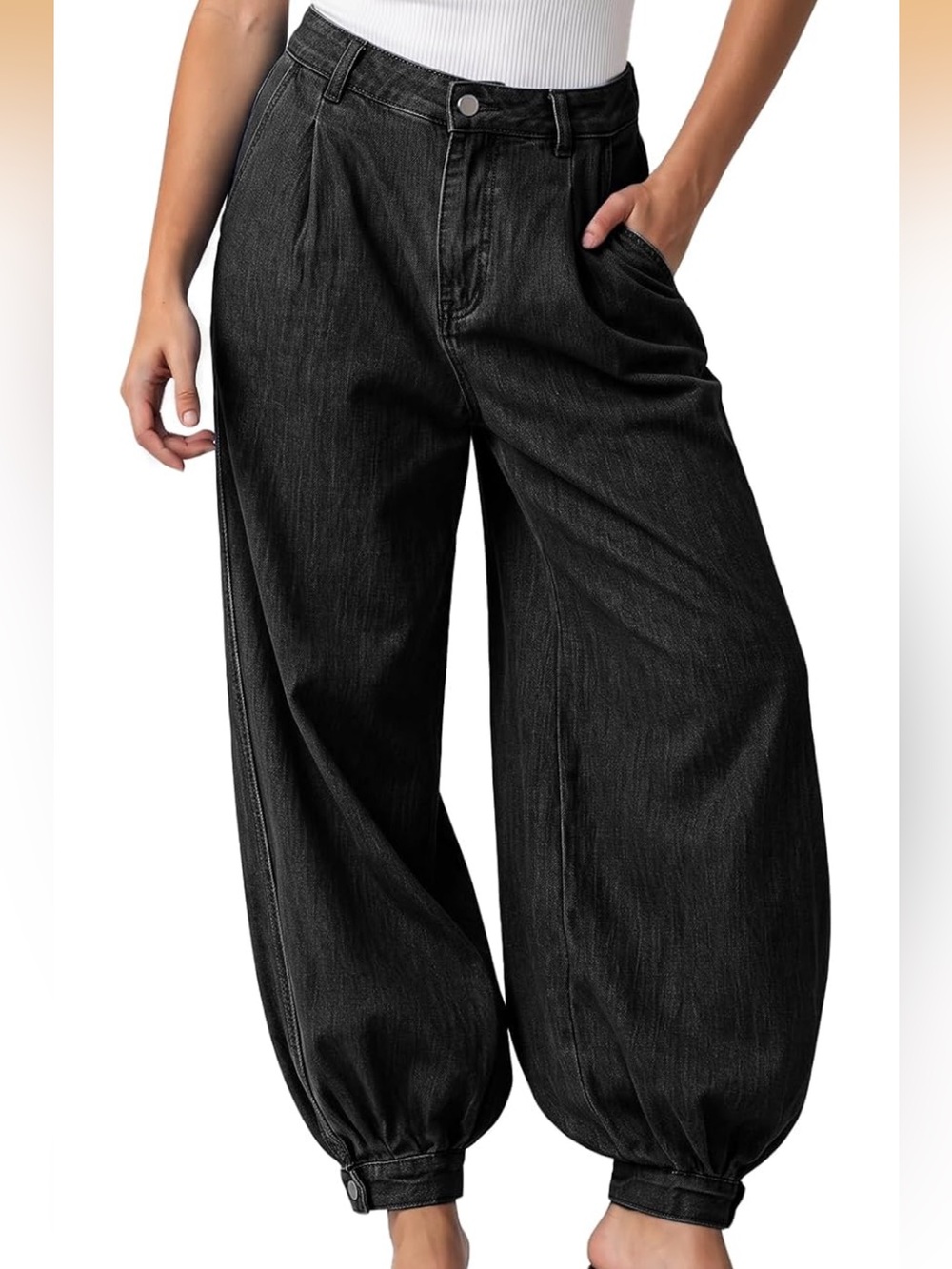 Relaxed Black High-Waist Boyfriend Jeans with Elasticized Ankles